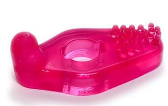 Penisbevestiging stimuleert de clitoris van een vrouw